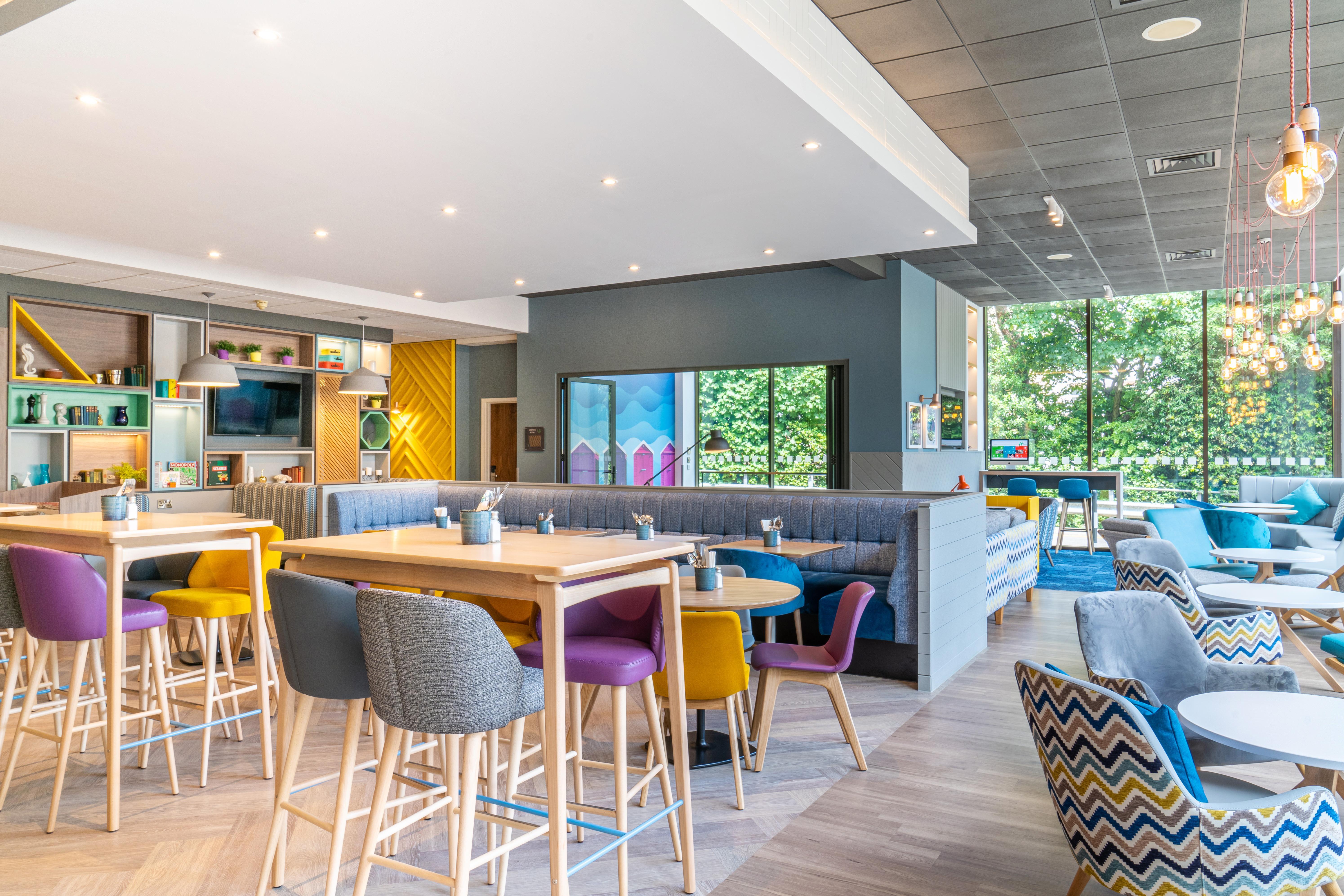 Holiday Inn Bournemouth By Ihg Ngoại thất bức ảnh