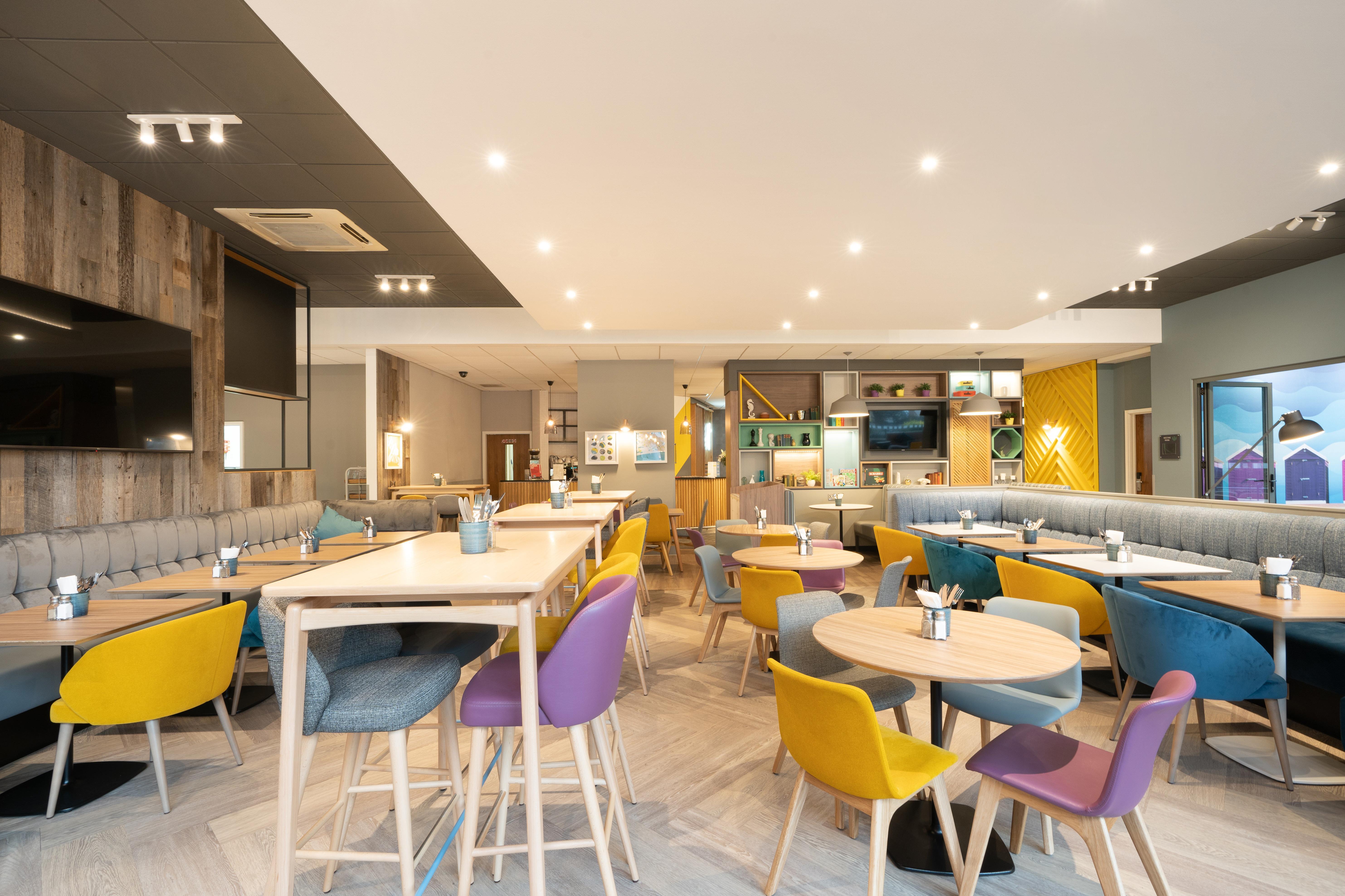 Holiday Inn Bournemouth By Ihg Ngoại thất bức ảnh